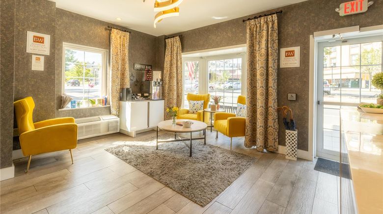 <b>The Westfield Inn, BW Signature Coll. Lobby</b>. Images powered by <a href="https://iceportal.shijigroup.com/" title="IcePortal" target="_blank">IcePortal</a>.