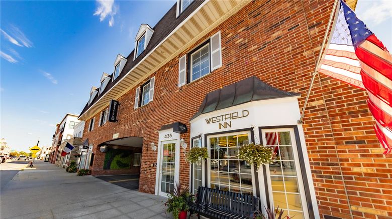 <b>The Westfield Inn, BW Signature Coll. Exterior</b>. Images powered by <a href="https://iceportal.shijigroup.com/" title="IcePortal" target="_blank">IcePortal</a>.