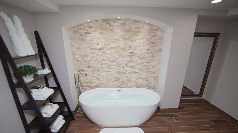 <b>Best Western Plus Fairfield Executive Suite</b>. Images powered by <a href="https://iceportal.shijigroup.com/" title="IcePortal" target="_blank">IcePortal</a>.