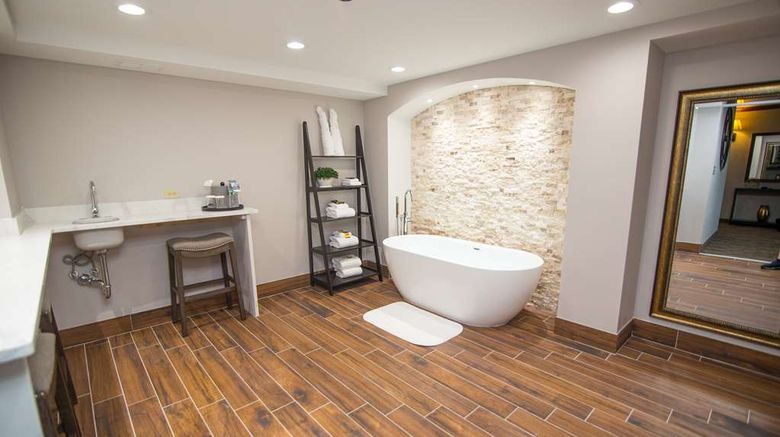 <b>Best Western Plus Fairfield Executive Suite</b>. Images powered by <a href="https://iceportal.shijigroup.com/" title="IcePortal" target="_blank">IcePortal</a>.