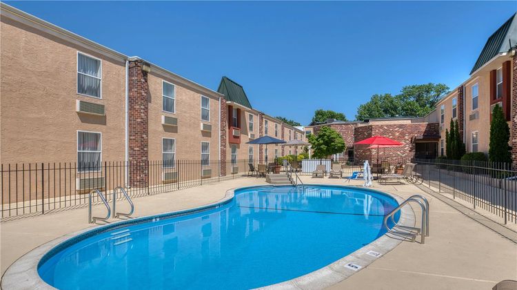 Best Western West Deptford Inn Pool