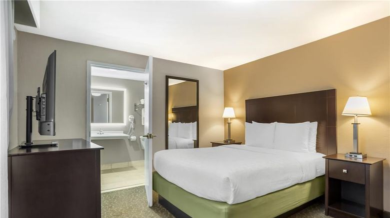 <b>Best Western Fort Lee Room</b>. Images powered by <a href="https://iceportal.shijigroup.com/" title="IcePortal" target="_blank">IcePortal</a>.