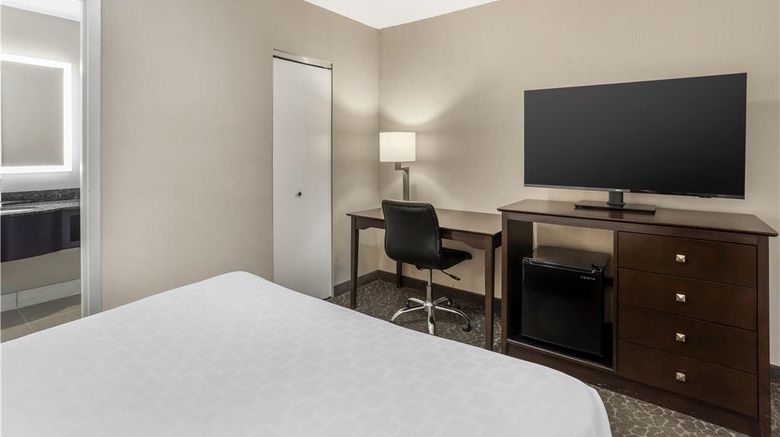 <b>Best Western Fort Lee Suite</b>. Images powered by <a href="https://iceportal.shijigroup.com/" title="IcePortal" target="_blank">IcePortal</a>.