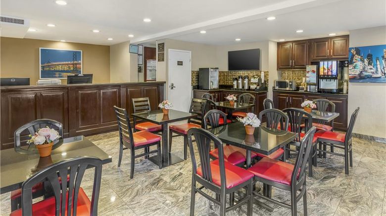 <b>Best Western Fort Lee Restaurant</b>. Images powered by <a href="https://iceportal.shijigroup.com/" title="IcePortal" target="_blank">IcePortal</a>.