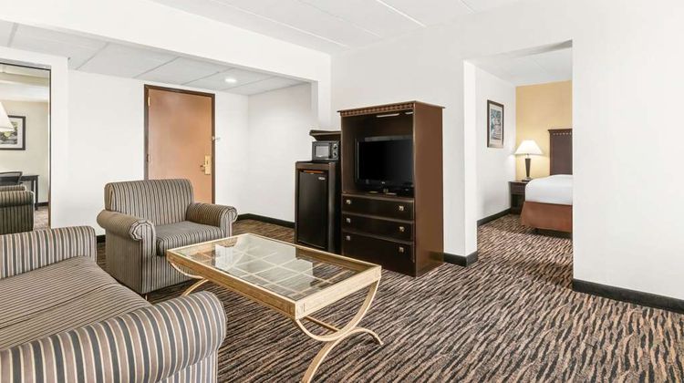 Best Western Hazlet Inn Suite