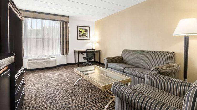 Best Western Hazlet Inn Suite
