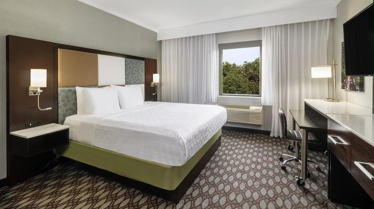Best Western Premier NYC Gateway Hotel Room