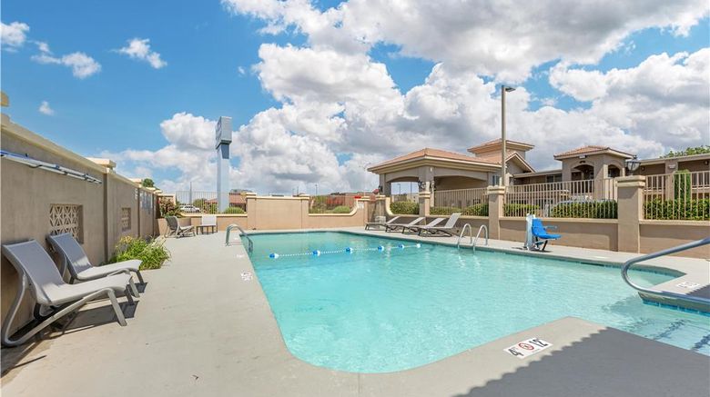 <b>Best Western El Rancho Palacio Pool</b>. Images powered by <a href="https://iceportal.shijigroup.com/" title="IcePortal" target="_blank">IcePortal</a>.