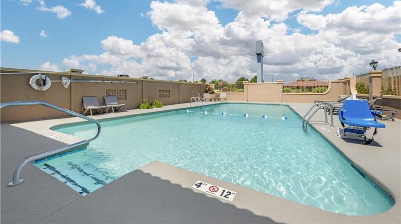 <b>Best Western El Rancho Palacio Pool</b>. Images powered by <a href="https://iceportal.shijigroup.com/" title="IcePortal" target="_blank">IcePortal</a>.