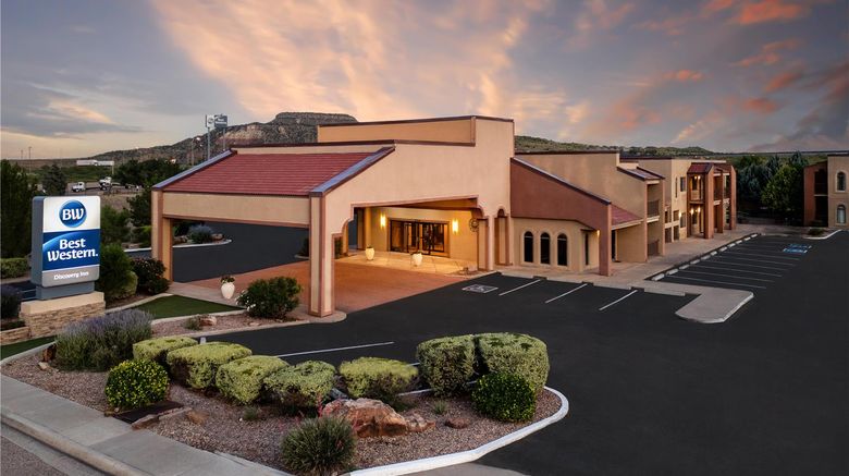 <b>Best Western Discovery Inn Exterior</b>. Images powered by <a href="https://iceportal.shijigroup.com/" title="IcePortal" target="_blank">IcePortal</a>.