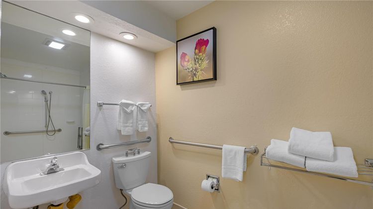 Best Western Santa Rosa Inn Room