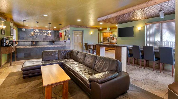 Best Western Rivers Edge Lobby