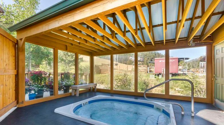 <b>Best Western Rivers Edge Pool</b>. Images powered by <a href="https://iceportal.shijigroup.com/" title="IcePortal" target="_blank">IcePortal</a>.