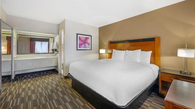 <b>Best Western Executive Inn Room</b>. Images powered by <a href="https://iceportal.shijigroup.com/" title="IcePortal" target="_blank">IcePortal</a>.