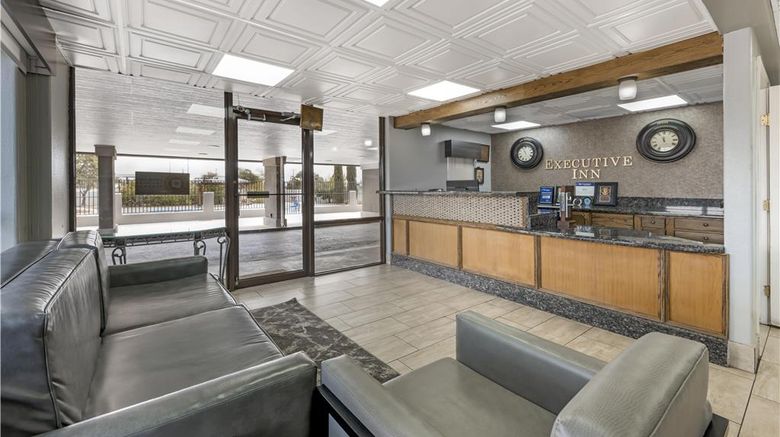 <b>Best Western Executive Inn Lobby</b>. Images powered by <a href="https://iceportal.shijigroup.com/" title="IcePortal" target="_blank">IcePortal</a>.