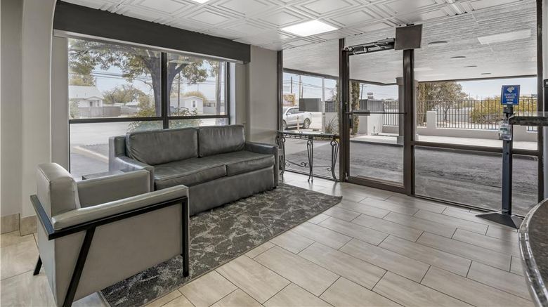 <b>Best Western Executive Inn Lobby</b>. Images powered by <a href="https://iceportal.shijigroup.com/" title="IcePortal" target="_blank">IcePortal</a>.