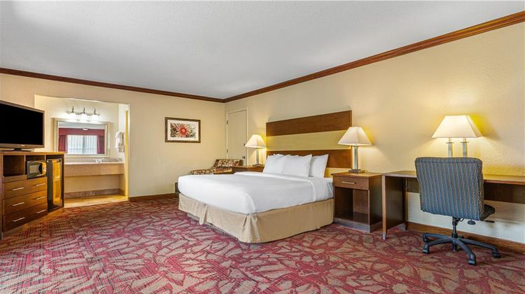 Best Western Pine Springs Inn Suite