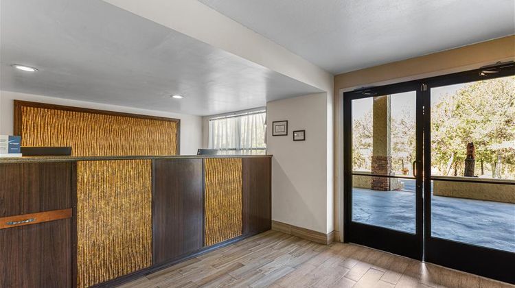 Best Western Pine Springs Inn Lobby