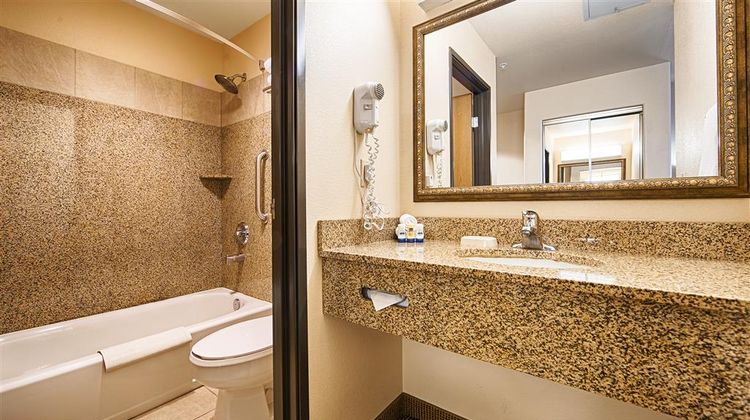 Best Western Territorial Inn & Suites Room