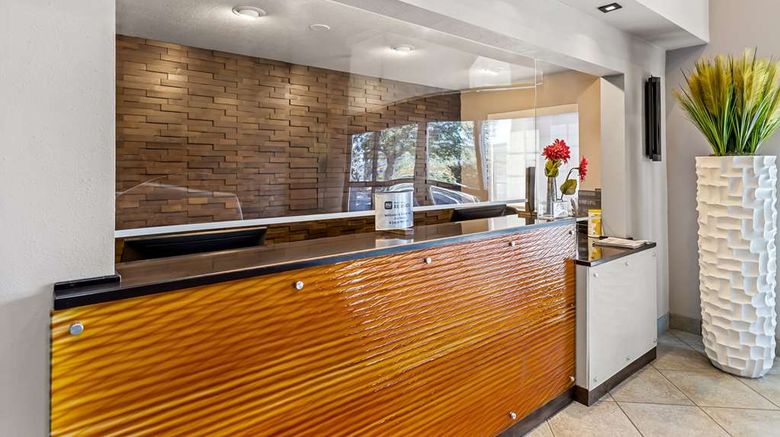<b>Best Western Socorro Hotel & Suites Lobby</b>. Images powered by <a href="https://iceportal.shijigroup.com/" title="IcePortal" target="_blank">IcePortal</a>.