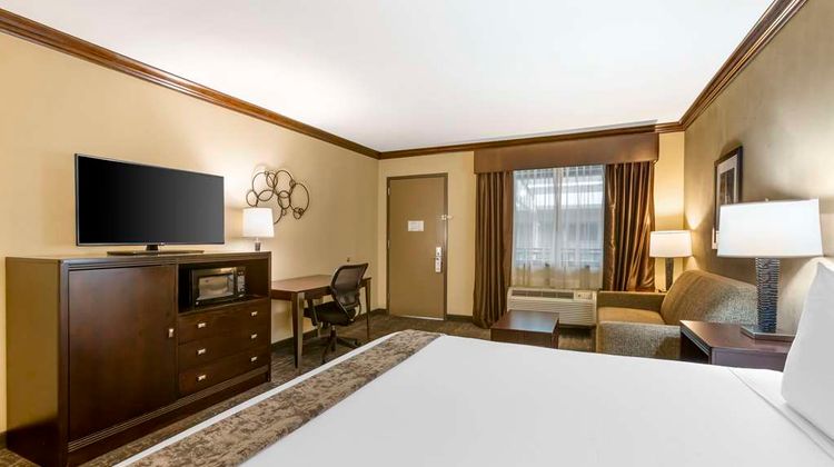 Best Western Plus Raton Hotel Room