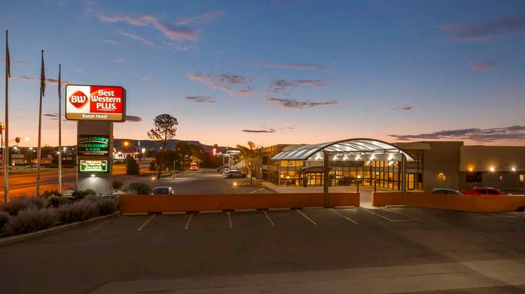 Best Western Plus Raton Hotel Exterior