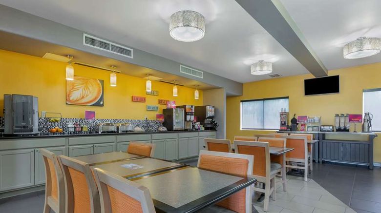 <b>Best Western Plus The Four Corners Inn Restaurant</b>. Images powered by <a href="https://iceportal.shijigroup.com/" title="IcePortal" target="_blank">IcePortal</a>.