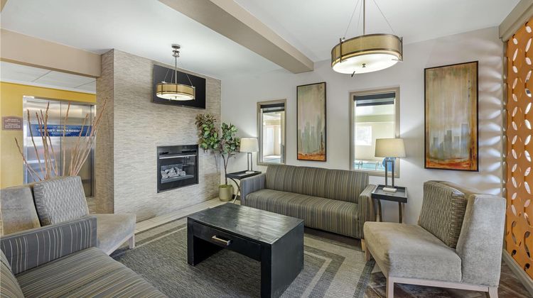 Best Western Plus The Four Corners Inn Lobby