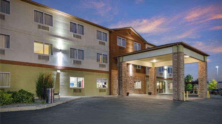 Best Western Plus The Four Corners Inn Exterior