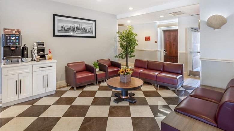 <b>Best Western Bar Harbour Inn Lobby</b>. Images powered by <a href="https://iceportal.shijigroup.com/" title="IcePortal" target="_blank">IcePortal</a>.