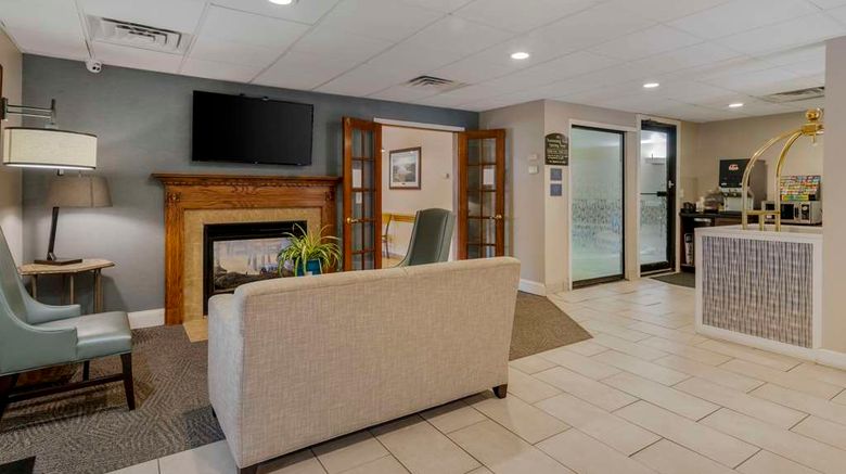 <b>Best Western of Lake George Lobby</b>. Images powered by <a href="https://iceportal.shijigroup.com/" title="IcePortal" target="_blank">IcePortal</a>.