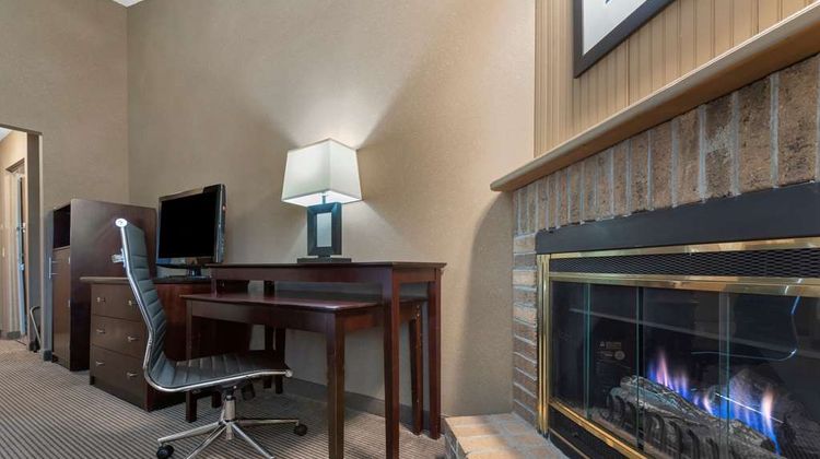 Best Western University Inn Room