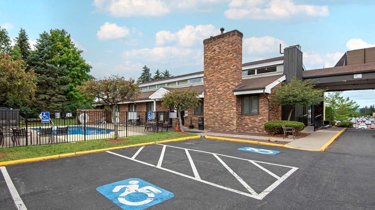 Best Western University Inn Exterior
