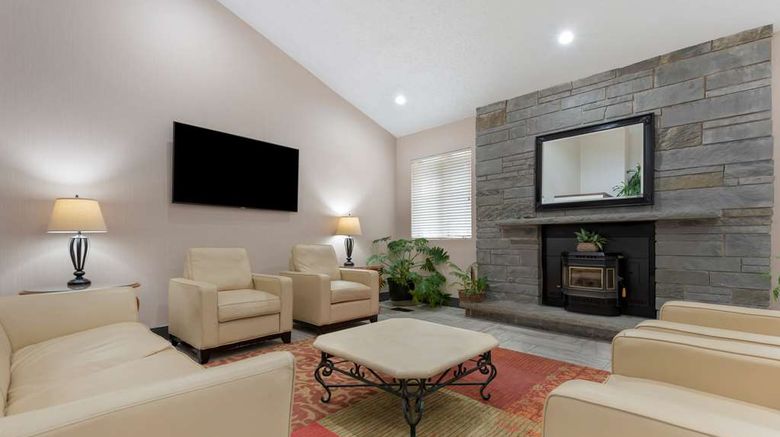 <b>Best Western University Inn Lobby</b>. Images powered by <a href="https://iceportal.shijigroup.com/" title="IcePortal" target="_blank">IcePortal</a>.