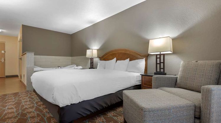 Best Western University Inn Room