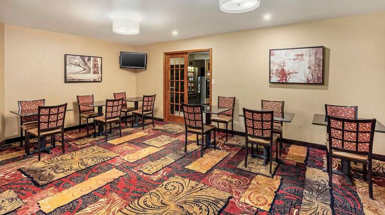 <b>Best Western Monticello Restaurant</b>. Images powered by <a href="https://iceportal.shijigroup.com/" title="IcePortal" target="_blank">IcePortal</a>.