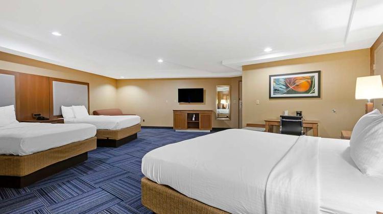 Best Western Summit Inn Room
