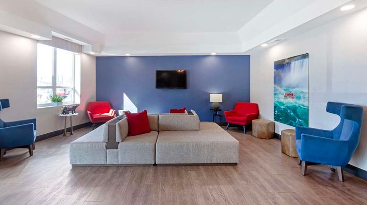 Best Western Summit Inn Lobby