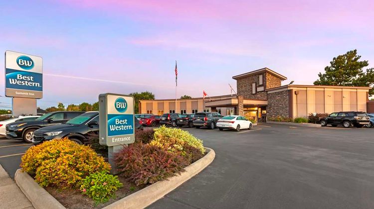 Best Western Summit Inn Exterior