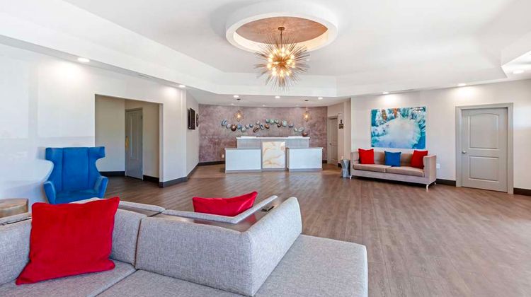 Best Western Summit Inn Lobby
