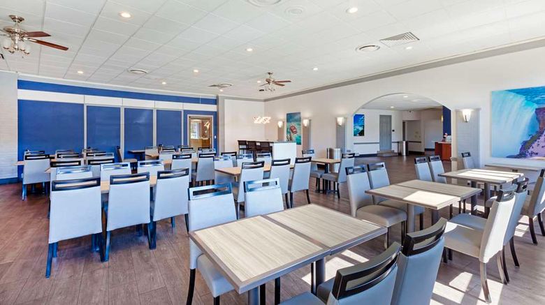 <b>Best Western Summit Inn Restaurant</b>. Images powered by <a href="https://iceportal.shijigroup.com/" title="IcePortal" target="_blank">IcePortal</a>.