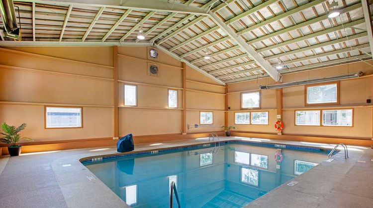 Best Western Summit Inn Pool