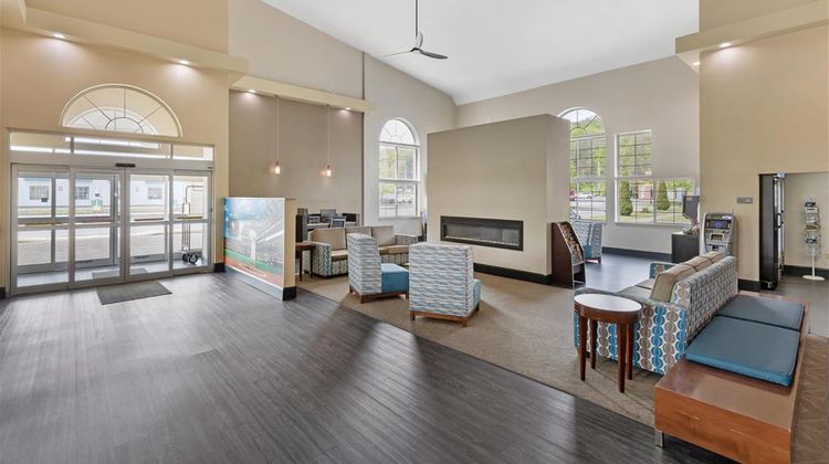 Best Western Cooperstown Inn & Suites Lobby