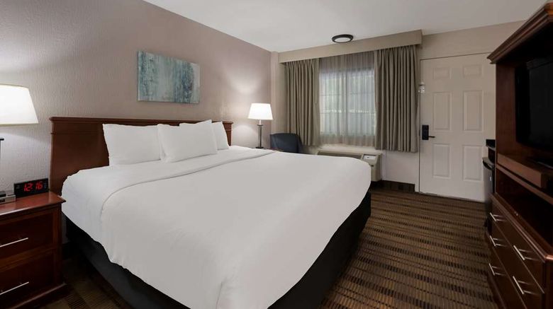 <b>SureStay Plus Best Western Woodbury Inn Room</b>. Images powered by <a href="https://iceportal.shijigroup.com/" title="IcePortal" target="_blank">IcePortal</a>.