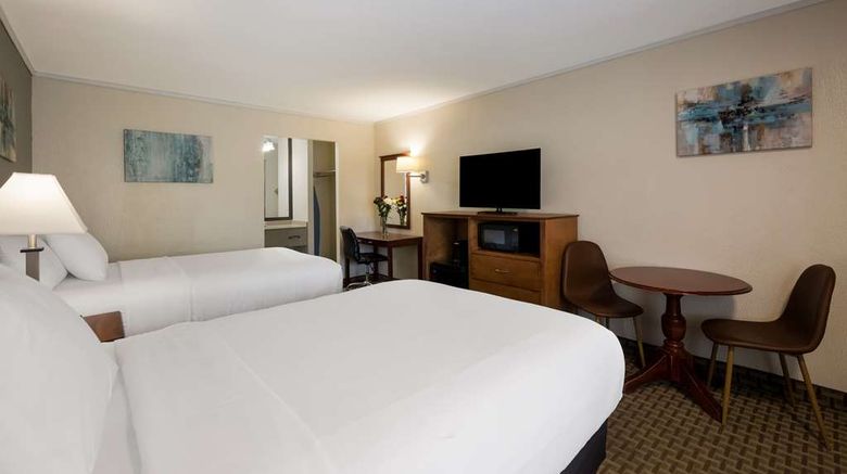 <b>SureStay Plus Best Western Woodbury Inn Room</b>. Images powered by <a href="https://iceportal.shijigroup.com/" title="IcePortal" target="_blank">IcePortal</a>.