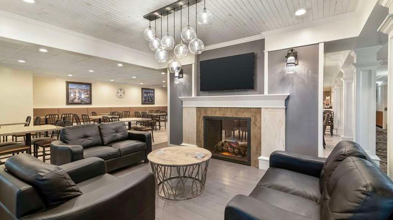<b>Best Western Plus Plattsburgh Restaurant</b>. Images powered by <a href="https://iceportal.shijigroup.com/" title="IcePortal" target="_blank">IcePortal</a>.