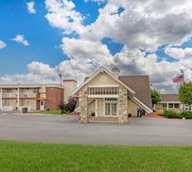 Best Western Plus Plattsburgh Exterior