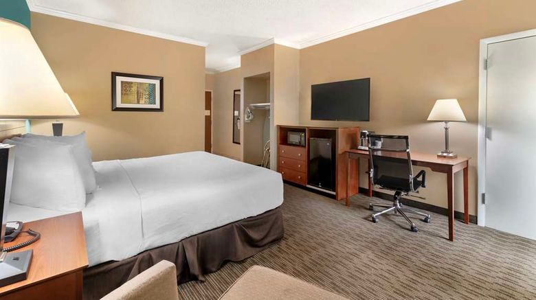<b>Best Western Plus Plattsburgh Room</b>. Images powered by <a href="https://iceportal.shijigroup.com/" title="IcePortal" target="_blank">IcePortal</a>.