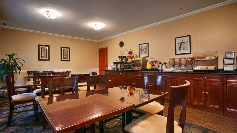 <b>Best Western Queens Court Hotel Restaurant</b>. Images powered by <a href="https://iceportal.shijigroup.com/" title="IcePortal" target="_blank">IcePortal</a>.