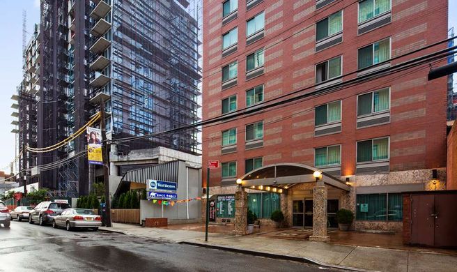 Best Western Queens Court Hotel Exterior